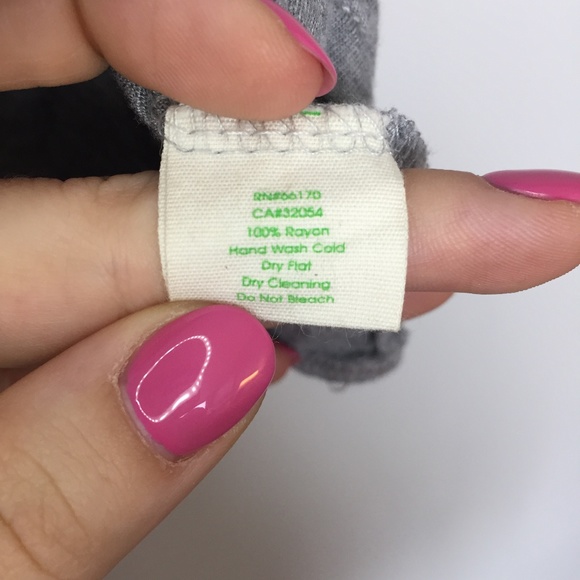 Staring at the Stars Appliqué Short Sleeve Tee – Size Small - Picture 5 of 6